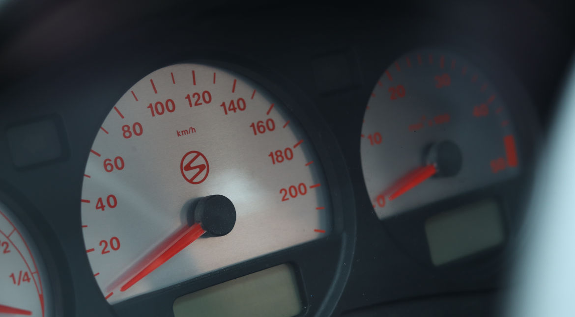 Sachsenring Logo auf der Instrumententafel